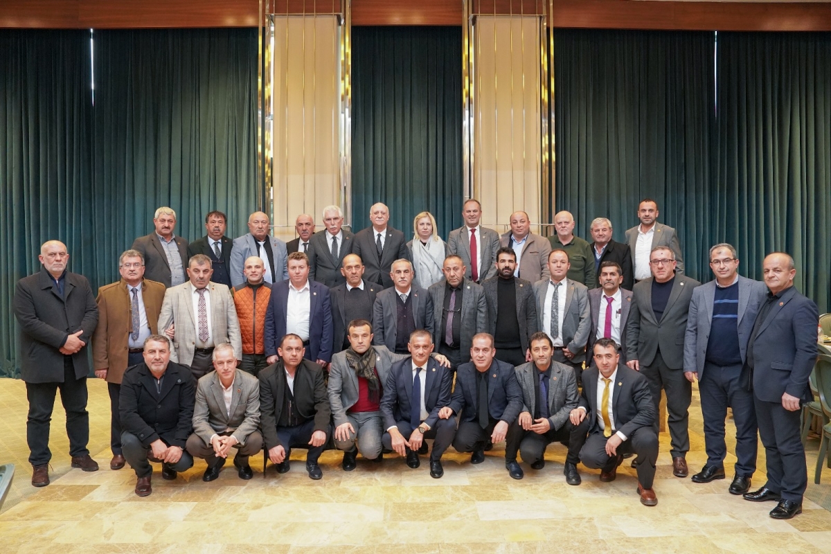 Adapazarı Muhtarlar Derneği, Başkan Bayram Demirci önderliğinde, yönetim kurulu ve muhtarlarla birlikte Ankara'da bir dizi ziyarette bulundu. ( GÜNÜN ÖNE ÇIKAN FOTOĞRAF KARELERİ )