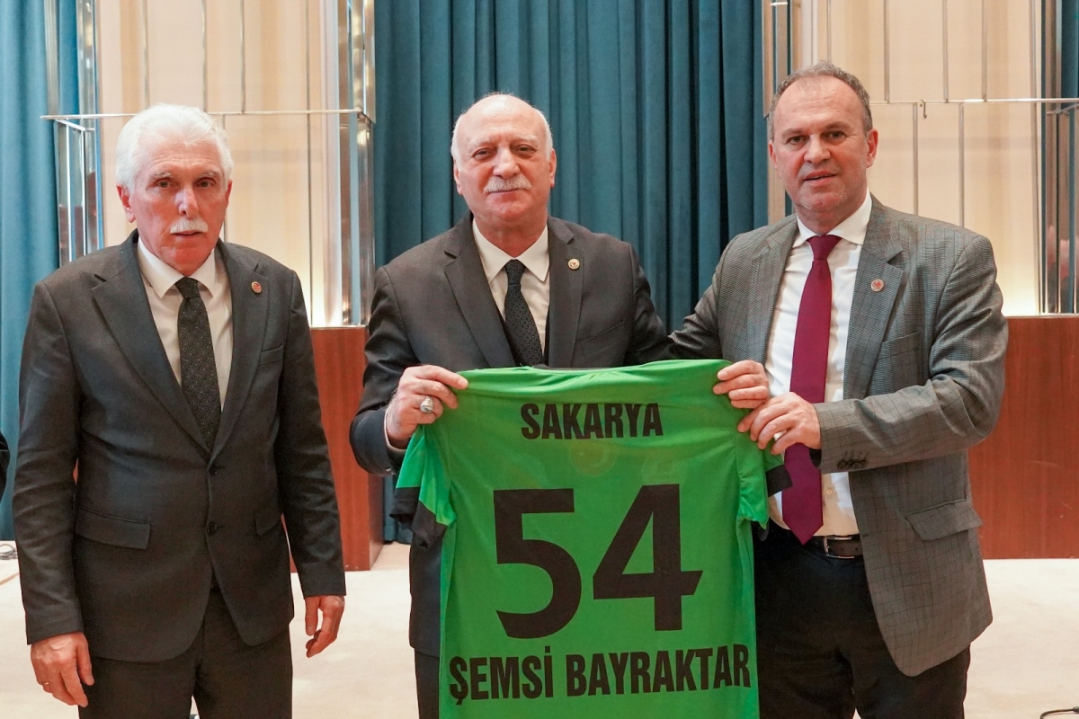 Adapazarı Muhtarlar Derneği, Başkan Bayram Demirci önderliğinde, yönetim kurulu ve muhtarlarla birlikte Ankara'da bir dizi ziyarette bulundu. ( GÜNÜN ÖNE ÇIKAN FOTOĞRAF KARELERİ )