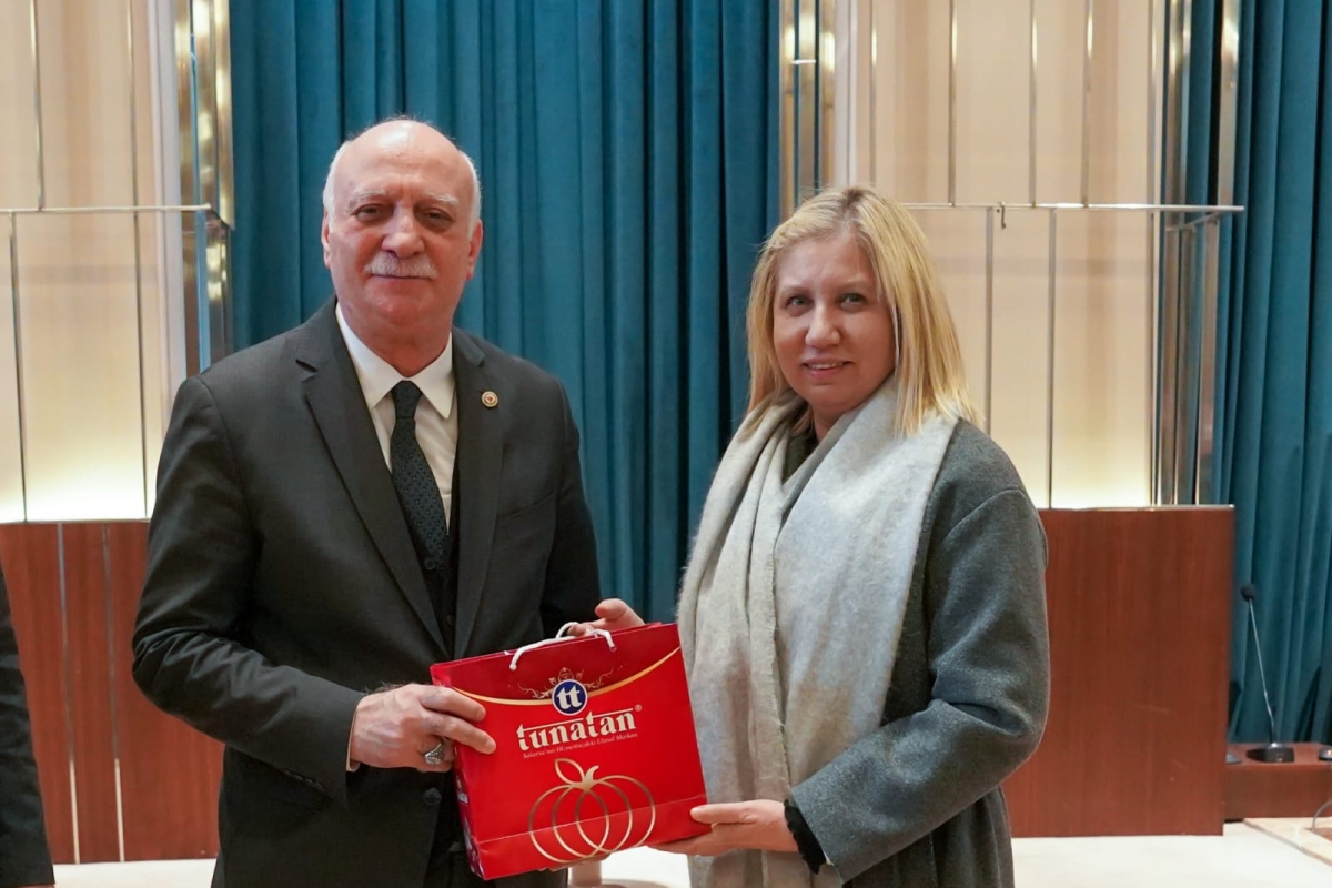 Adapazarı Muhtarlar Derneği, Başkan Bayram Demirci önderliğinde, yönetim kurulu ve muhtarlarla birlikte Ankara'da bir dizi ziyarette bulundu. ( GÜNÜN ÖNE ÇIKAN FOTOĞRAF KARELERİ )