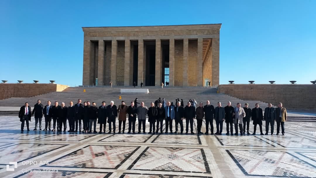 Adapazarı Muhtarlar Derneği, Başkan Bayram Demirci önderliğinde, yönetim kurulu ve muhtarlarla birlikte Ankara'da bir dizi ziyarette bulundu. ( GÜNÜN ÖNE ÇIKAN FOTOĞRAF KARELERİ )