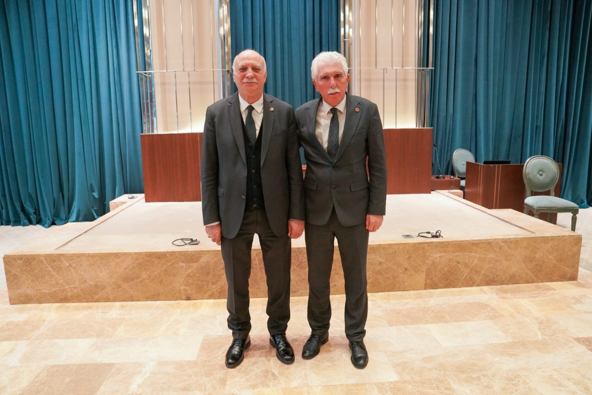 Adapazarı Muhtarlar Derneği, Başkan Bayram Demirci önderliğinde, yönetim kurulu ve muhtarlarla birlikte Ankara'da bir dizi ziyarette bulundu. ( GÜNÜN ÖNE ÇIKAN FOTOĞRAF KARELERİ )