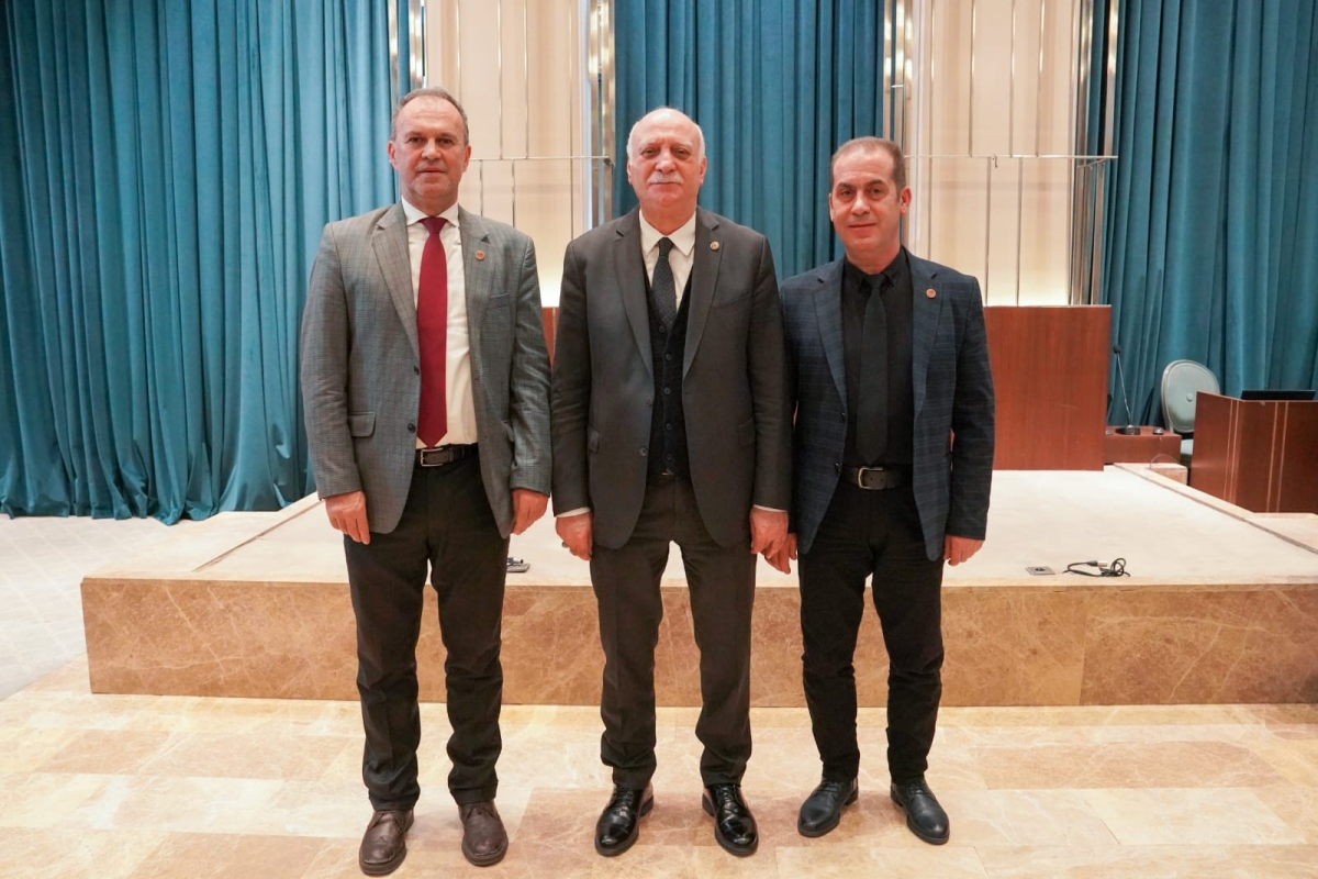 Adapazarı Muhtarlar Derneği, Başkan Bayram Demirci önderliğinde, yönetim kurulu ve muhtarlarla birlikte Ankara'da bir dizi ziyarette bulundu. ( GÜNÜN ÖNE ÇIKAN FOTOĞRAF KARELERİ )