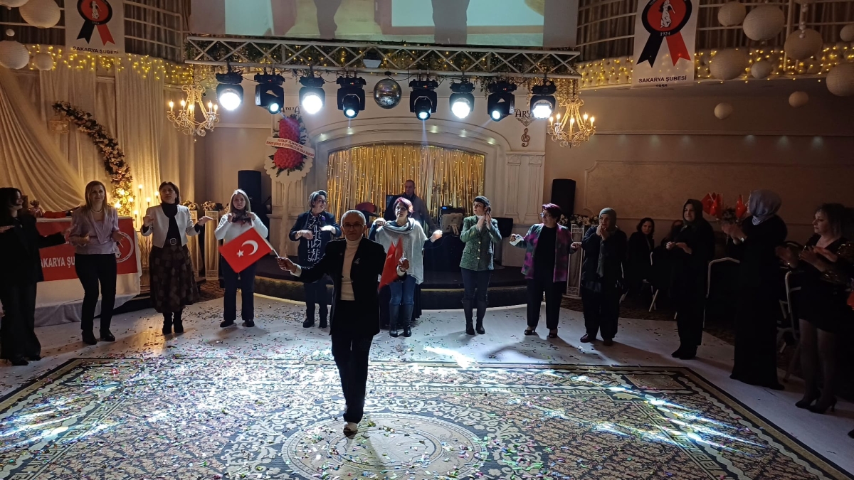 Sakarya'da Kadınlar Günü Coşkusu Dorukta: