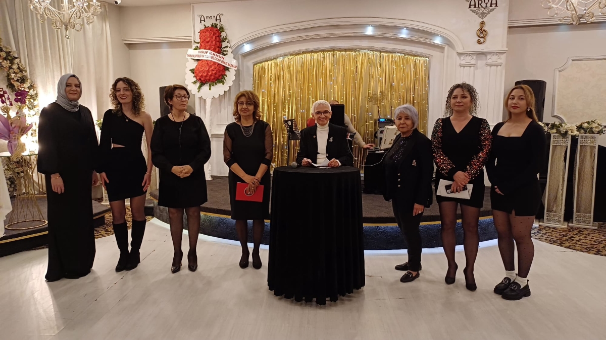 Sakarya'da Kadınlar Günü Coşkusu Dorukta: