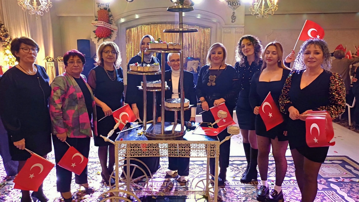 Sakarya'da Kadınlar Günü Coşkusu Dorukta: