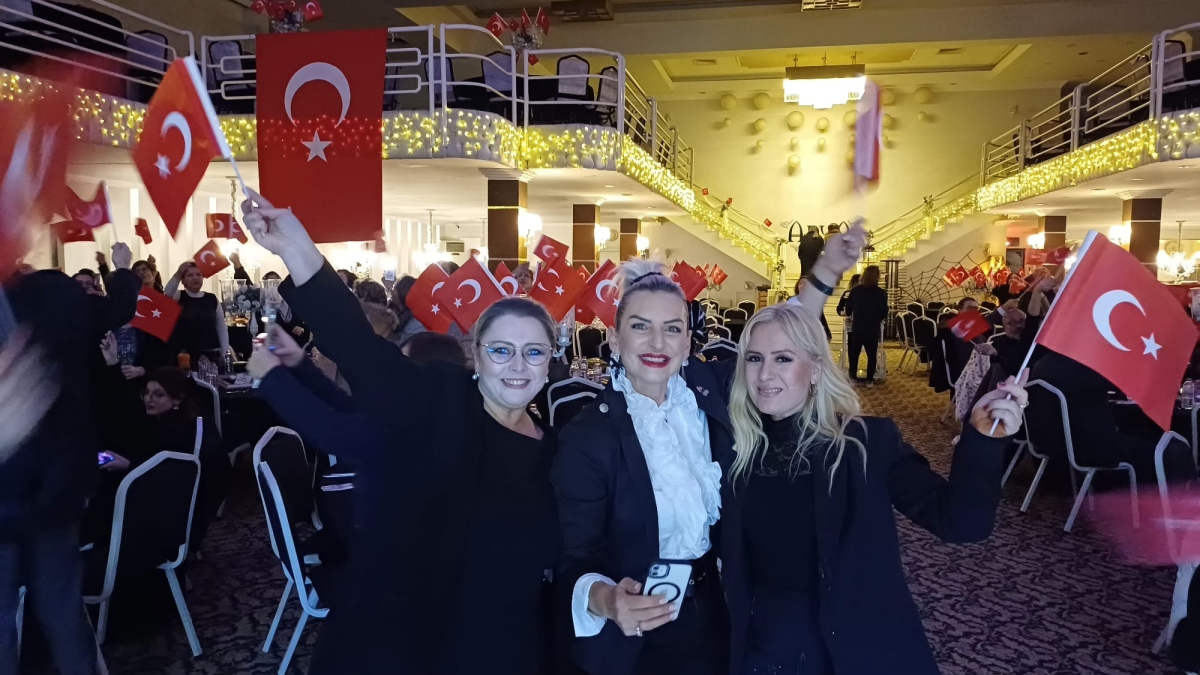 Sakarya'da Kadınlar Günü Coşkusu Dorukta: