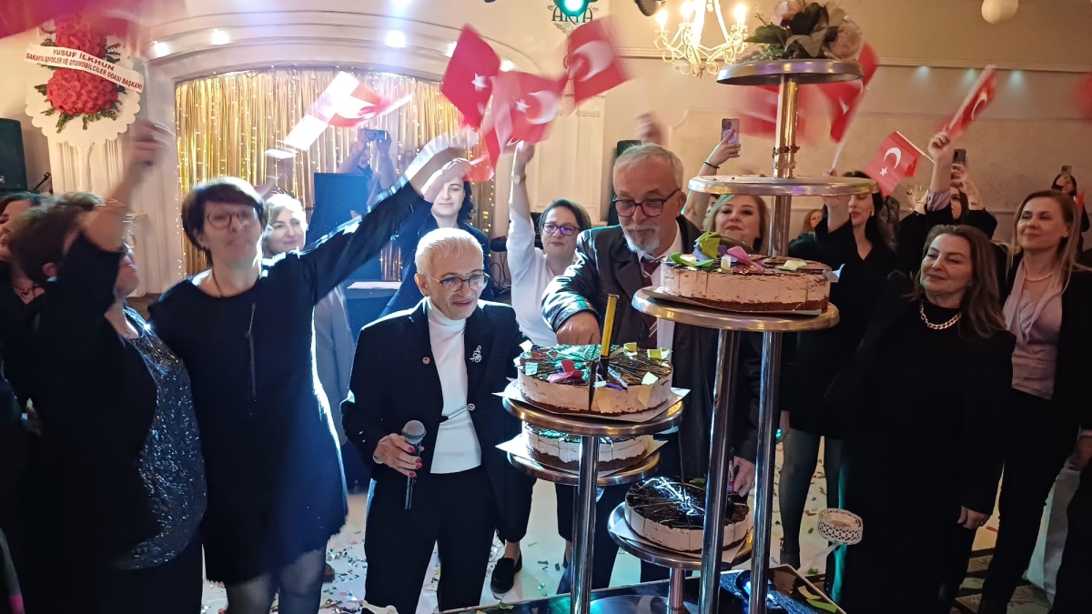 Sakarya'da Kadınlar Günü Coşkusu Dorukta: