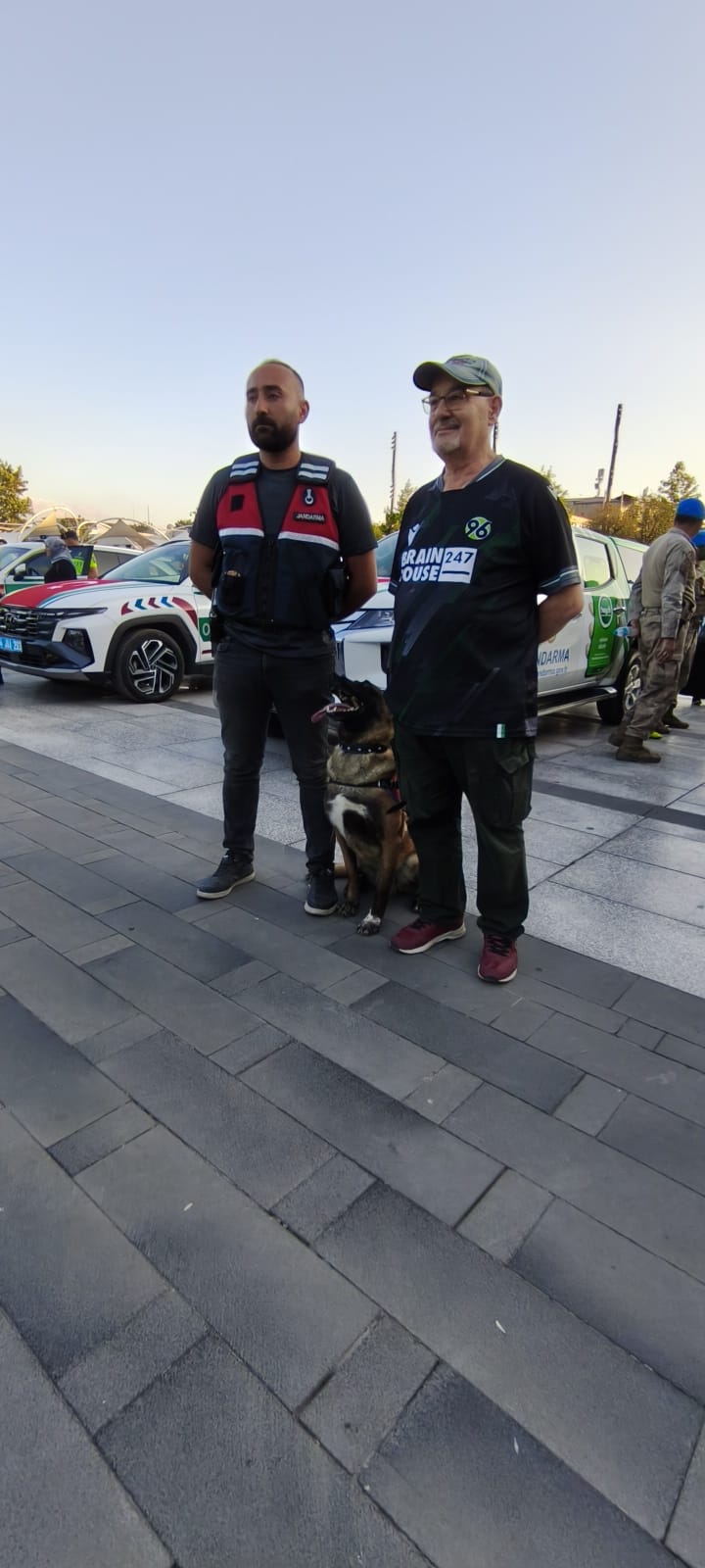 SON DAKİKA: Jandarma Teşkilatı'nın 186. Yıl Coşkusu Sakarya'da Zirve Yaptı! Jandarma Teşkilatı'nın kuruluşunun 186. yıl dönümü, tüm Türkiye'de olduğu gibi Sakarya'da da büyük bir coşkuyla kutlandı. Sakarya İl Jandarma Komutan