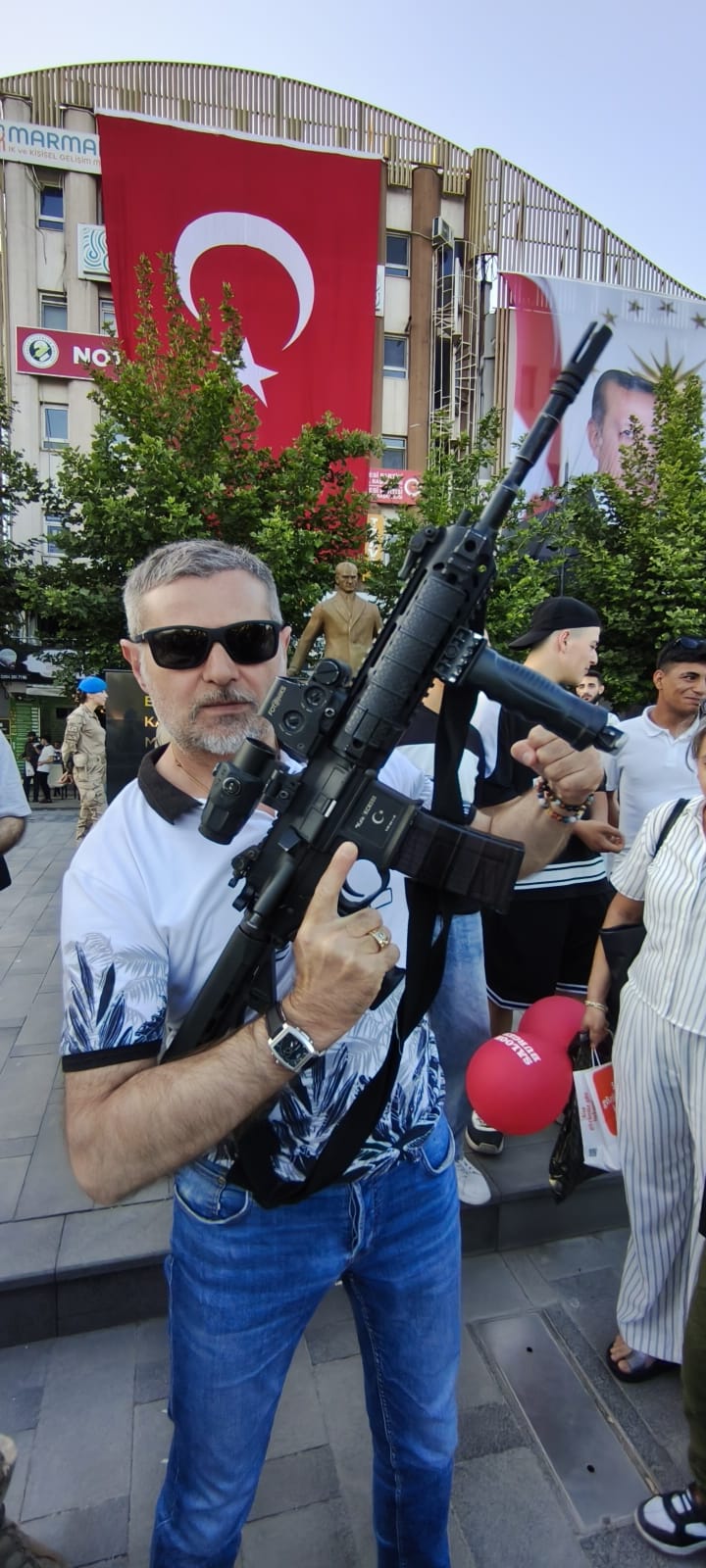 SON DAKİKA: Jandarma Teşkilatı'nın 186. Yıl Coşkusu Sakarya'da Zirve Yaptı! Jandarma Teşkilatı'nın kuruluşunun 186. yıl dönümü, tüm Türkiye'de olduğu gibi Sakarya'da da büyük bir coşkuyla kutlandı. Sakarya İl Jandarma Komutan