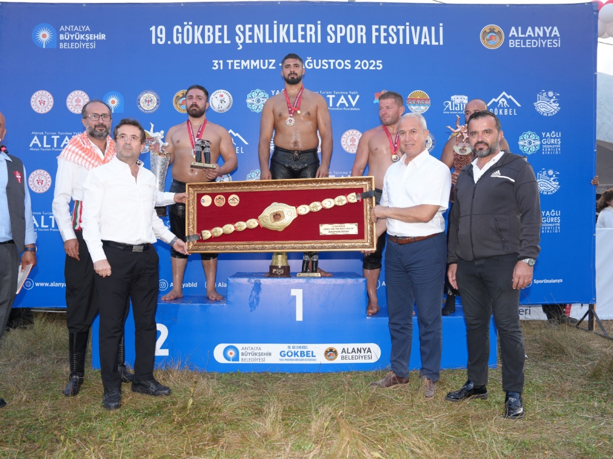 Alanya Belediyesi tarafından bu yıl 4 güne çıkarılan 19. Geleneksel Gökbel Yağlı Pehlivan Güreşleri ve Festivali, 56 başpehlivan ve 567 güreşçinin katılımıyla sona erdi. FOTOĞRAF KARELERİ