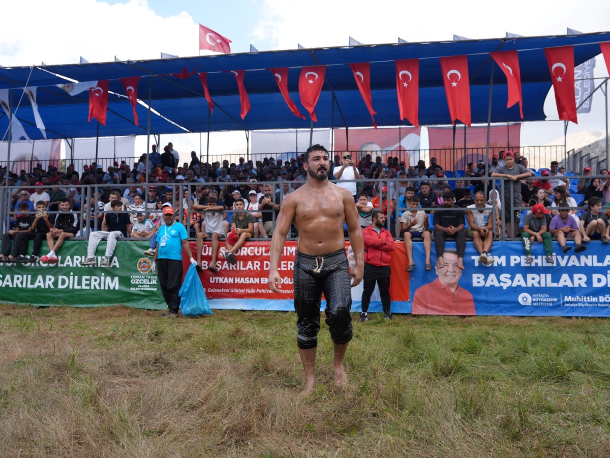 Alanya Belediyesi tarafından bu yıl 4 güne çıkarılan 19. Geleneksel Gökbel Yağlı Pehlivan Güreşleri ve Festivali, 56 başpehlivan ve 567 güreşçinin katılımıyla sona erdi. FOTOĞRAF KARELERİ