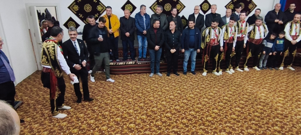 FOTOĞRAF KARELERİ: Sakarya Yaren Geceleri’nde Tarihi Anlar (07.02.2026) Sakarya Çankırılılar Derneği’nin ev sahipliğinde, Erenler Belediye Başkanı Şenol Dinç’in katılımıyla gerçekleşen muhteşem Yaren Gecesi’nden objektiflere