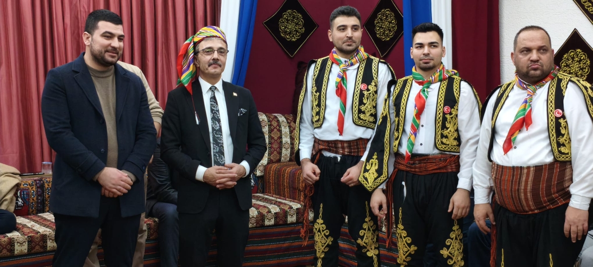FOTOĞRAF KARELERİ: Sakarya Yaren Geceleri’nde Tarihi Anlar (07.02.2026) Sakarya Çankırılılar Derneği’nin ev sahipliğinde, Erenler Belediye Başkanı Şenol Dinç’in katılımıyla gerçekleşen muhteşem Yaren Gecesi’nden objektiflere