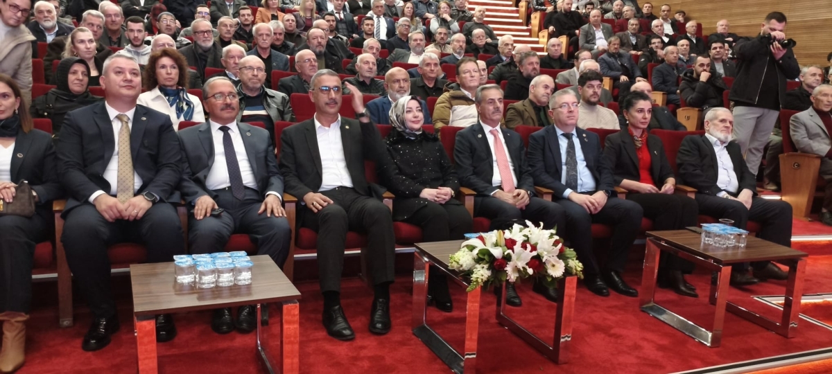 Serdivan Belediyesi’nin kuruluşunun 70. yıl dönümü, düzenlenen görkemli bir programla kutlandı. Sakarya Büyükşehir Belediye Başkanı Yusuf Alemdar, Serdivan’ın bir mahalleden bölgenin parlayan yıldızına dönüşme hikâyesini vefa