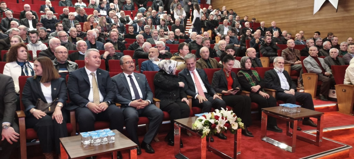 Serdivan Belediyesi’nin kuruluşunun 70. yıl dönümü, düzenlenen görkemli bir programla kutlandı. Sakarya Büyükşehir Belediye Başkanı Yusuf Alemdar, Serdivan’ın bir mahalleden bölgenin parlayan yıldızına dönüşme hikâyesini vefa