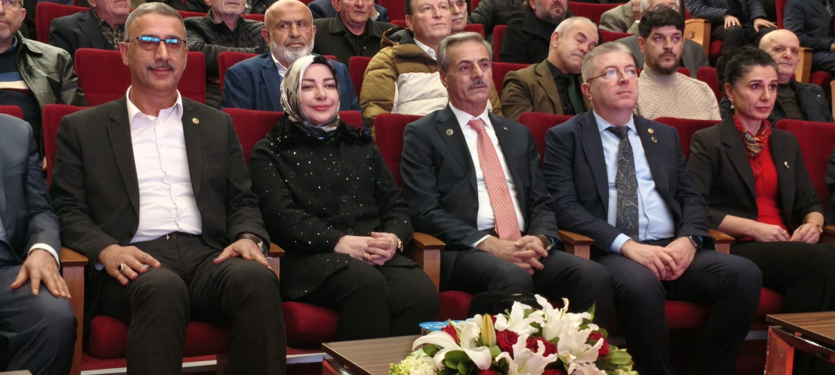 Serdivan Belediyesi’nin kuruluşunun 70. yıl dönümü, düzenlenen görkemli bir programla kutlandı. Sakarya Büyükşehir Belediye Başkanı Yusuf Alemdar, Serdivan’ın bir mahalleden bölgenin parlayan yıldızına dönüşme hikâyesini vefa