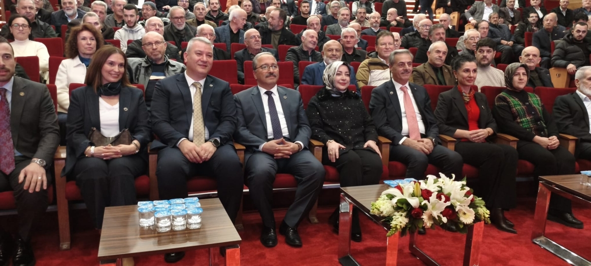 Serdivan Belediyesi’nin kuruluşunun 70. yıl dönümü, düzenlenen görkemli bir programla kutlandı. Sakarya Büyükşehir Belediye Başkanı Yusuf Alemdar, Serdivan’ın bir mahalleden bölgenin parlayan yıldızına dönüşme hikâyesini vefa
