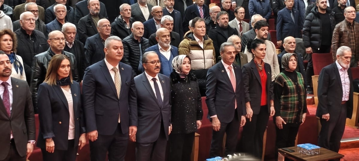 Serdivan Belediyesi’nin kuruluşunun 70. yıl dönümü, düzenlenen görkemli bir programla kutlandı. Sakarya Büyükşehir Belediye Başkanı Yusuf Alemdar, Serdivan’ın bir mahalleden bölgenin parlayan yıldızına dönüşme hikâyesini vefa