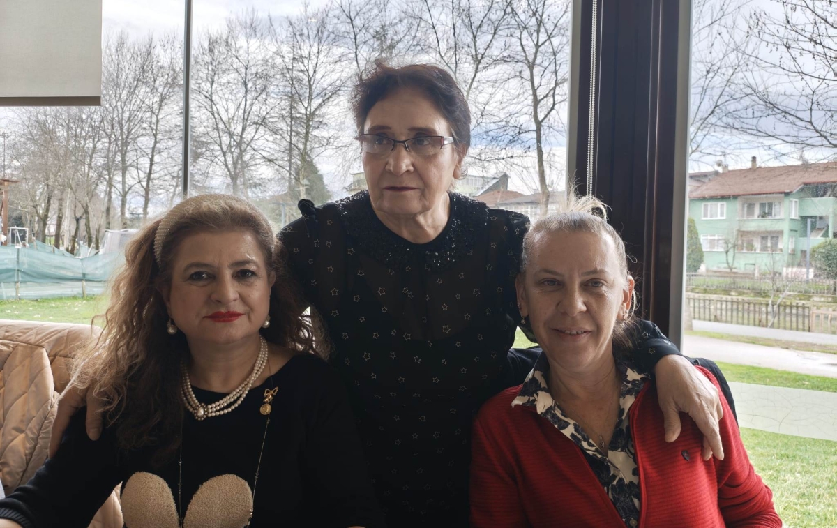 Zübeyde Hanım’ın hayatını sahneye taşıyarak büyük bir başarıya imza atan