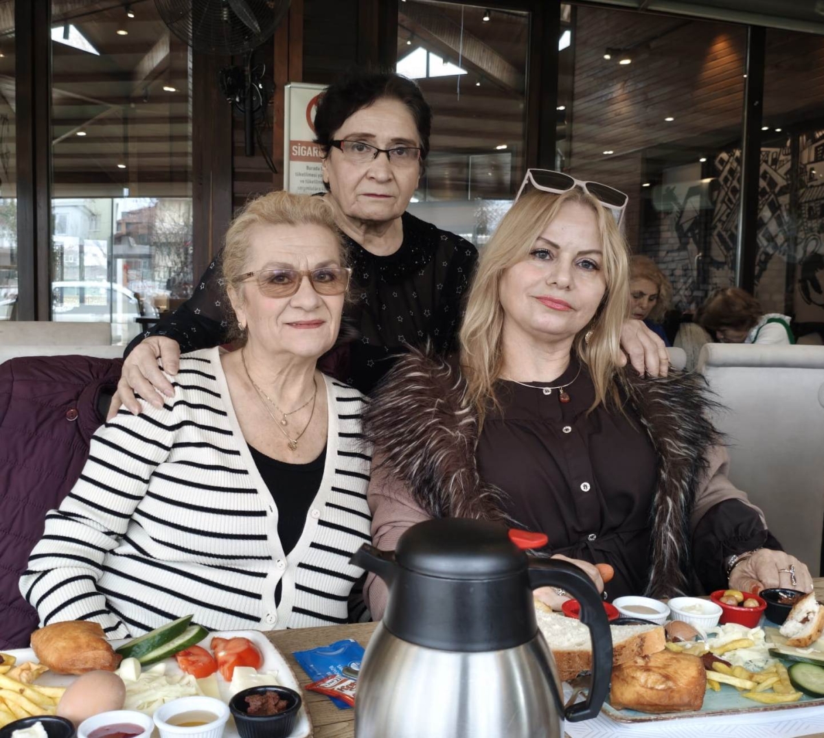 Zübeyde Hanım’ın hayatını sahneye taşıyarak büyük bir başarıya imza atan