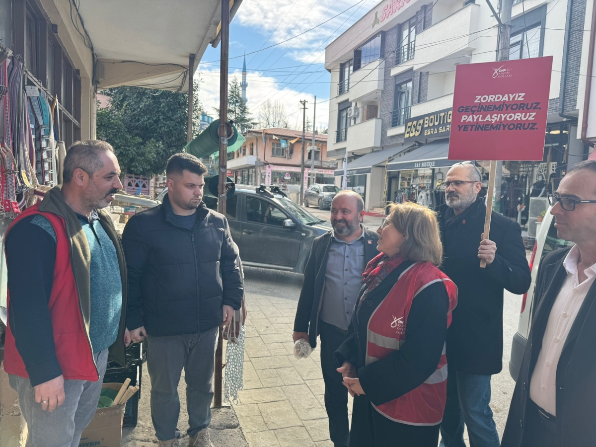 CHP Sakarya İl Kadın Kolları Başkanı Azize Çeroğlu, Karapürçek Çıkartmasıyla Gönülleri Fethetti:
