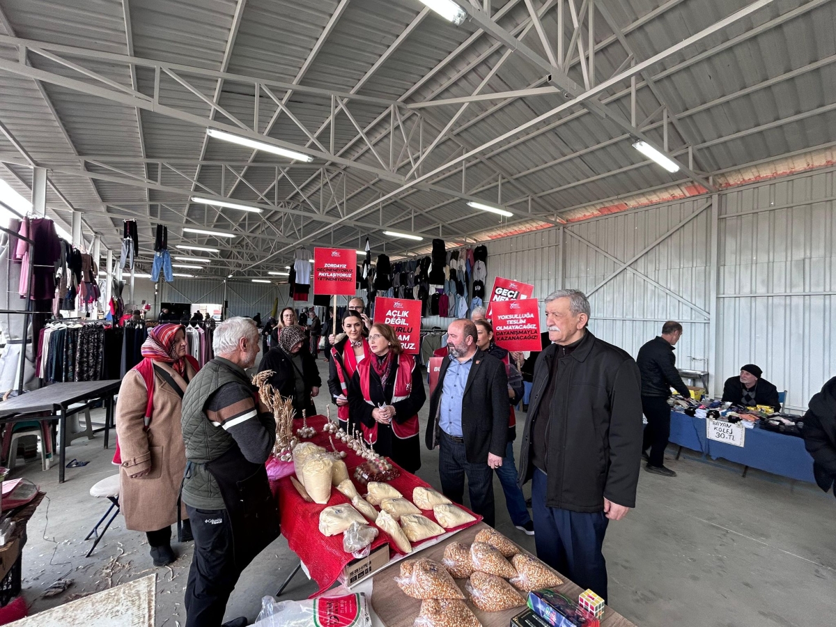 CHP Sakarya İl Kadın Kolları Başkanı Azize Çeroğlu, Karapürçek Çıkartmasıyla Gönülleri Fethetti: