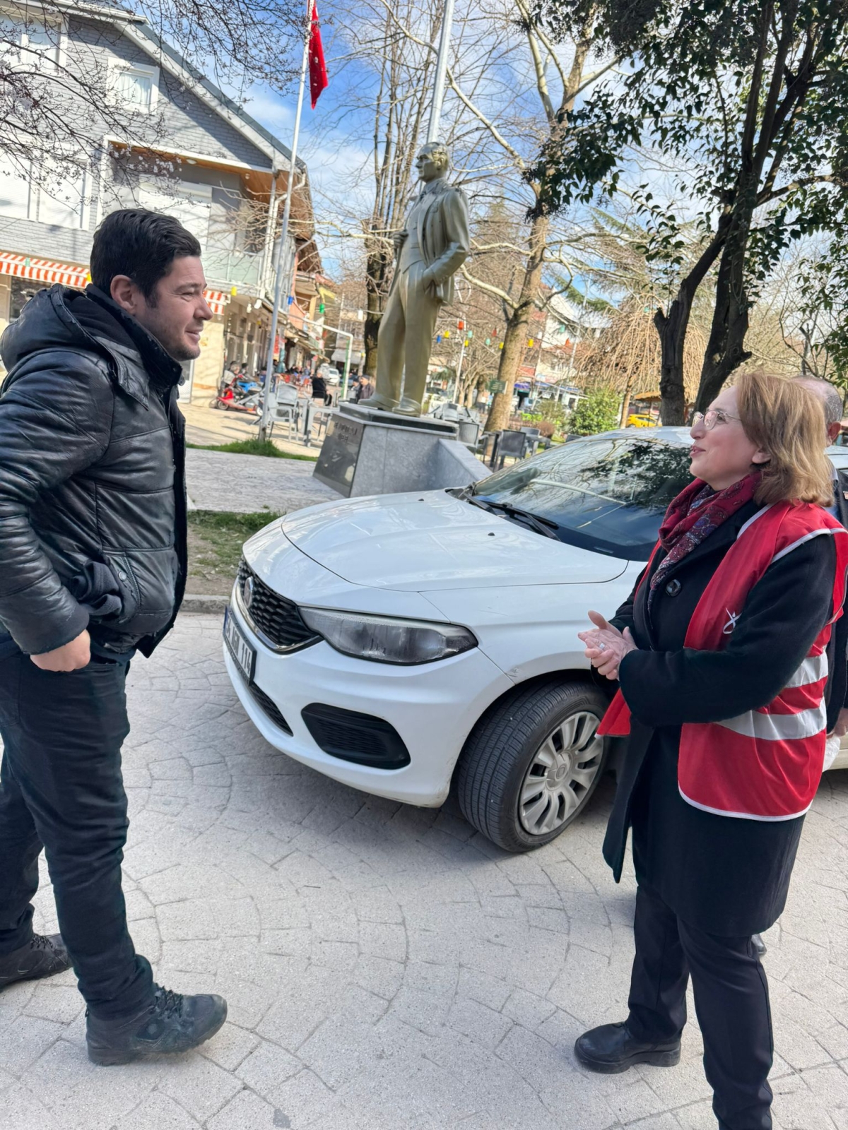 CHP Sakarya İl Kadın Kolları Başkanı Azize Çeroğlu, Karapürçek Çıkartmasıyla Gönülleri Fethetti: