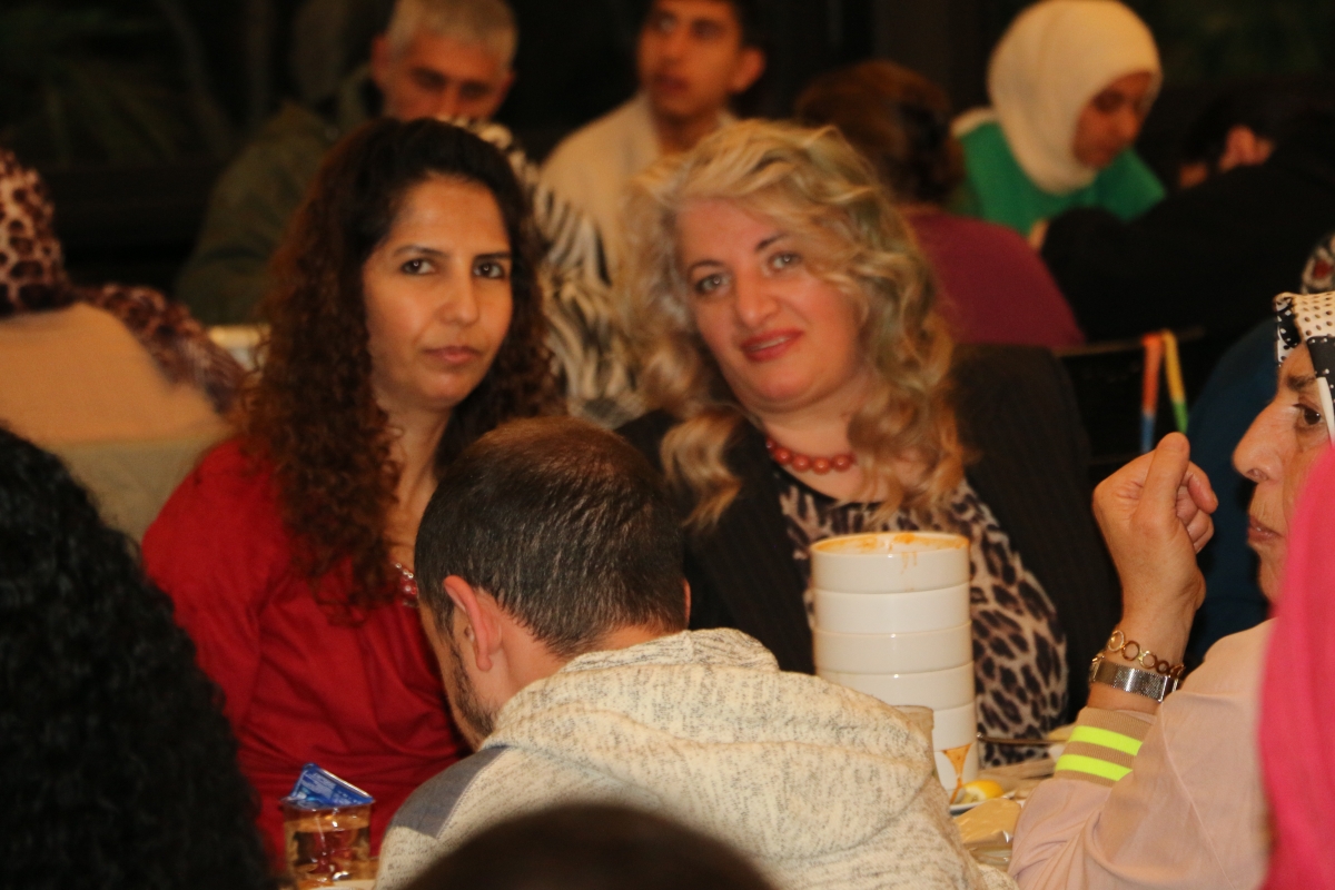 Sakarya Engelliler Birlik Federasyonu tarafından düzenlenen muazzam iftar programında 500 can bir araya geldi. Duaların semaya yükseldiği, engellerin sevgiyle aşıldığı gecede, paylaşılan sadece yemek değil, bir ömürlük dostlu