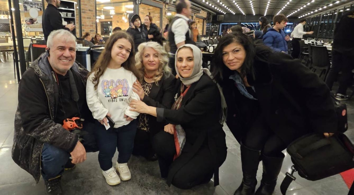 Sakarya Engelliler Birlik Federasyonu tarafından düzenlenen muazzam iftar programında 500 can bir araya geldi. Duaların semaya yükseldiği, engellerin sevgiyle aşıldığı gecede, paylaşılan sadece yemek değil, bir ömürlük dostlu