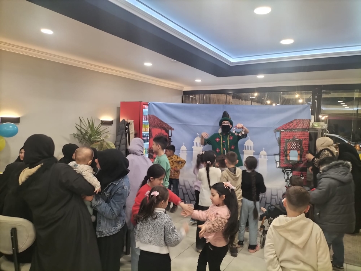 Gönül Köprüleri Kuruyor: Sakarya Karasu Girişimciler Hizmet Grubu ve Dilek Sarı’dan Çocuklara Ramazan Şölennden GÜNÜN ÖNE ÇIKAN FOTOĞRAF KARELERİ