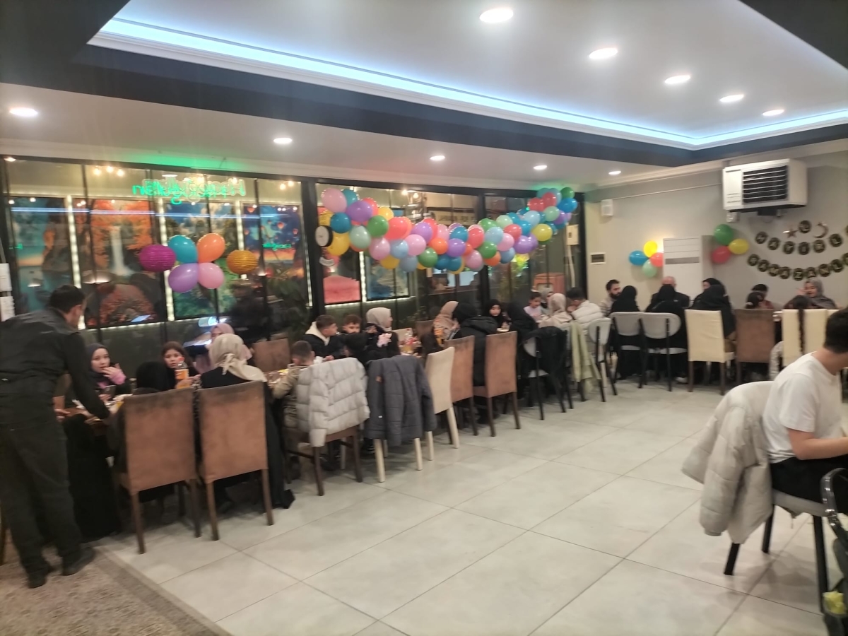 Gönül Köprüleri Kuruyor: Sakarya Karasu Girişimciler Hizmet Grubu ve Dilek Sarı’dan Çocuklara Ramazan Şölennden GÜNÜN ÖNE ÇIKAN FOTOĞRAF KARELERİ
