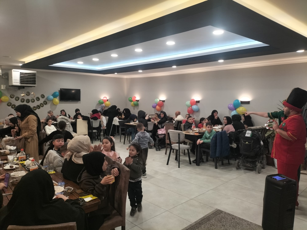 Gönül Köprüleri Kuruyor: Sakarya Karasu Girişimciler Hizmet Grubu ve Dilek Sarı’dan Çocuklara Ramazan Şölennden GÜNÜN ÖNE ÇIKAN FOTOĞRAF KARELERİ