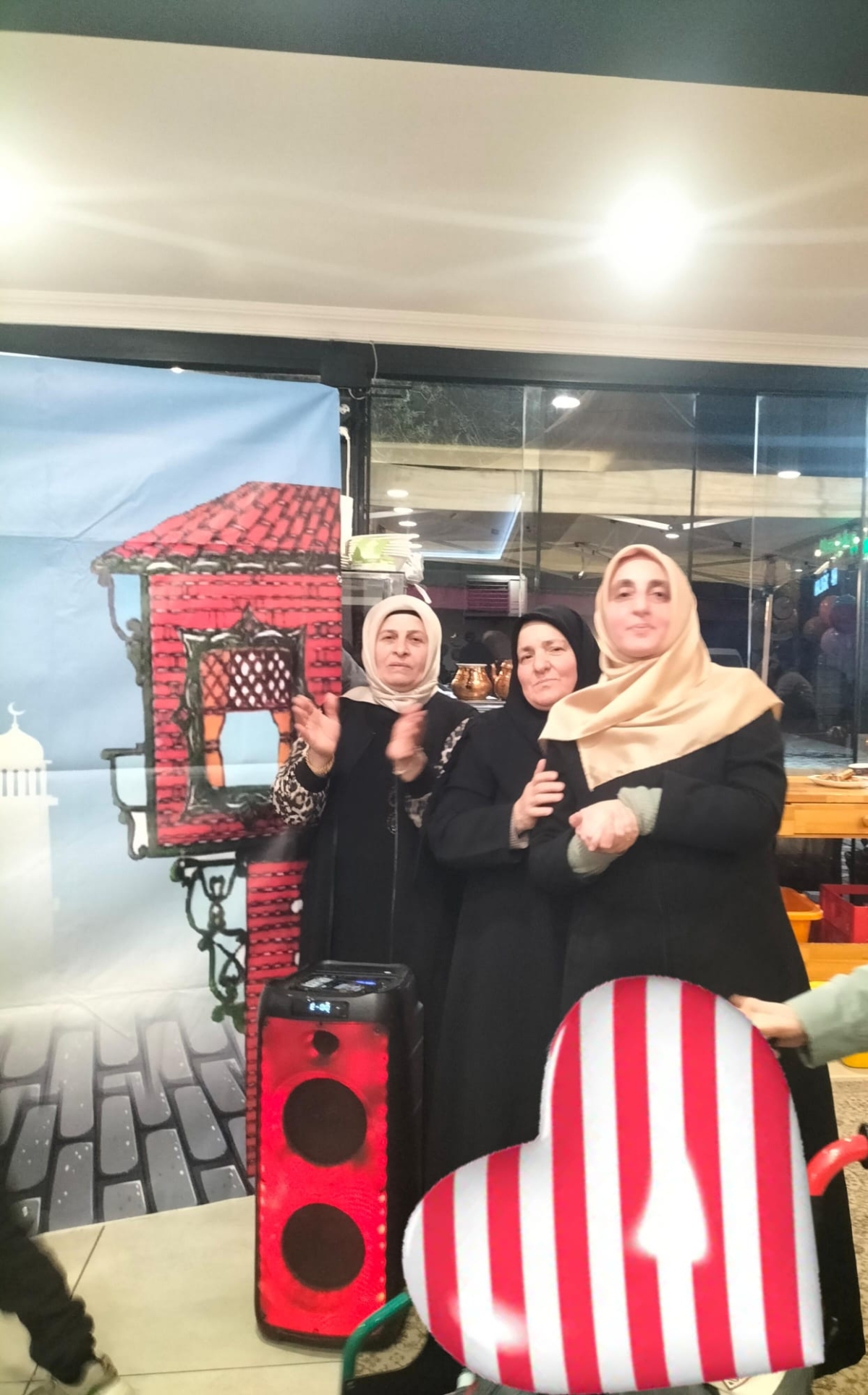 Gönül Köprüleri Kuruyor: Sakarya Karasu Girişimciler Hizmet Grubu ve Dilek Sarı’dan Çocuklara Ramazan Şölennden GÜNÜN ÖNE ÇIKAN FOTOĞRAF KARELERİ