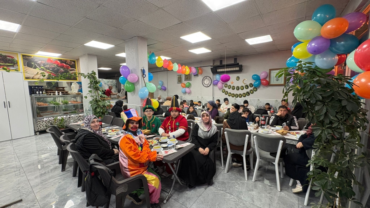Gönül Köprüleri Kuruyor: Sakarya Karasu Girişimciler Hizmet Grubu ve Dilek Sarı’dan Çocuklara Ramazan Şölennden GÜNÜN ÖNE ÇIKAN FOTOĞRAF KARELERİ