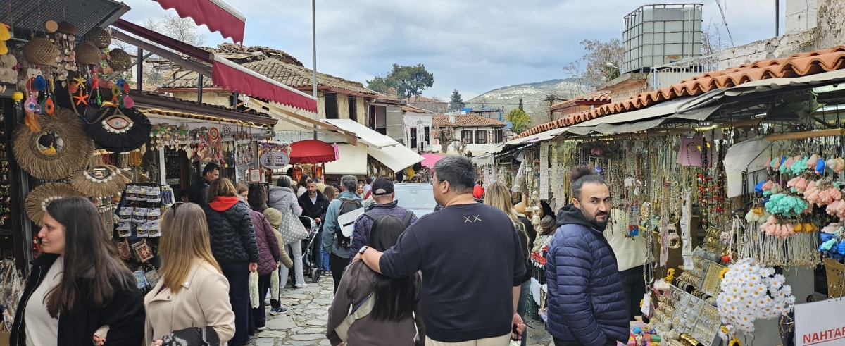 Fısıltı Haberleri muhabiri ve Ada Bike Derneği Başkanı Yavuz Akova, 20-22 Mart tarihleri arasında Sakarya’dan düzenlenen Efeler Yolu Kültür Rotası gezisine katıldı. GEZİNİN ÖNE ÇIKAN FOTOĞRAF KARELERİ