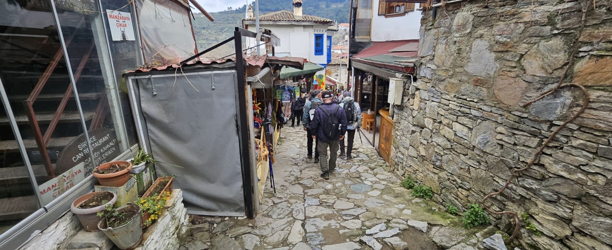 Fısıltı Haberleri muhabiri ve Ada Bike Derneği Başkanı Yavuz Akova, 20-22 Mart tarihleri arasında Sakarya’dan düzenlenen Efeler Yolu Kültür Rotası gezisine katıldı. GEZİNİN ÖNE ÇIKAN FOTOĞRAF KARELERİ