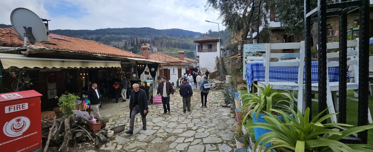 Fısıltı Haberleri muhabiri ve Ada Bike Derneği Başkanı Yavuz Akova, 20-22 Mart tarihleri arasında Sakarya’dan düzenlenen Efeler Yolu Kültür Rotası gezisine katıldı. GEZİNİN ÖNE ÇIKAN FOTOĞRAF KARELERİ