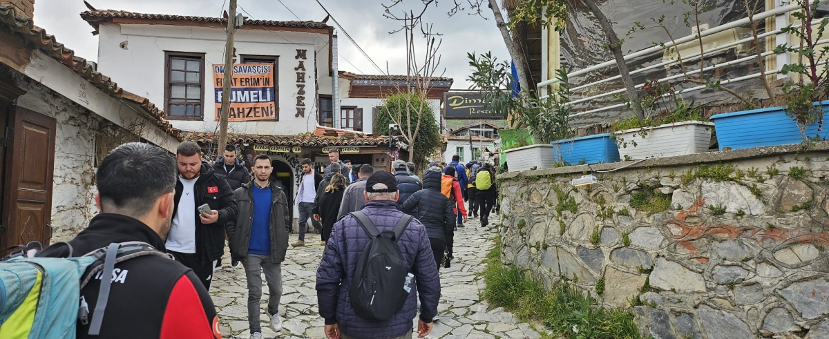 Fısıltı Haberleri muhabiri ve Ada Bike Derneği Başkanı Yavuz Akova, 20-22 Mart tarihleri arasında Sakarya’dan düzenlenen Efeler Yolu Kültür Rotası gezisine katıldı. GEZİNİN ÖNE ÇIKAN FOTOĞRAF KARELERİ