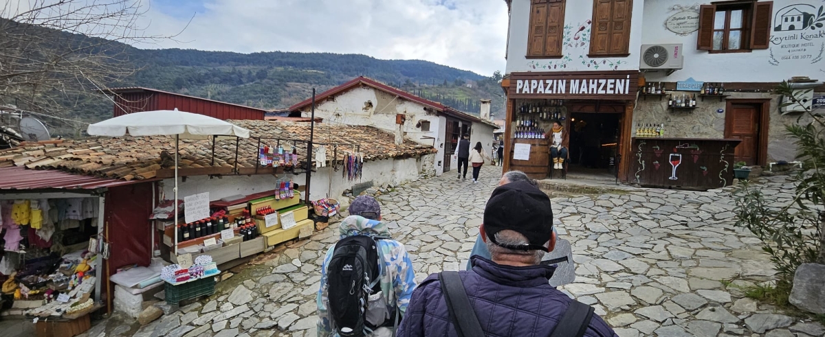 Fısıltı Haberleri muhabiri ve Ada Bike Derneği Başkanı Yavuz Akova, 20-22 Mart tarihleri arasında Sakarya’dan düzenlenen Efeler Yolu Kültür Rotası gezisine katıldı. GEZİNİN ÖNE ÇIKAN FOTOĞRAF KARELERİ
