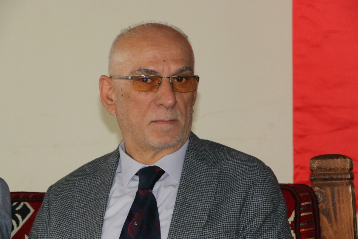 Saadet Partisi Genel Başkan Yardımcısı Av. Sinan Tekin, Adapazarı’nda basın mensuplarıyla bir araya geldi. Türkiye’nin bekasından ekonomik krize, ittifak ilkelerinden dış politikaya kadar kritik açıklamalarda bulunan Tekin: