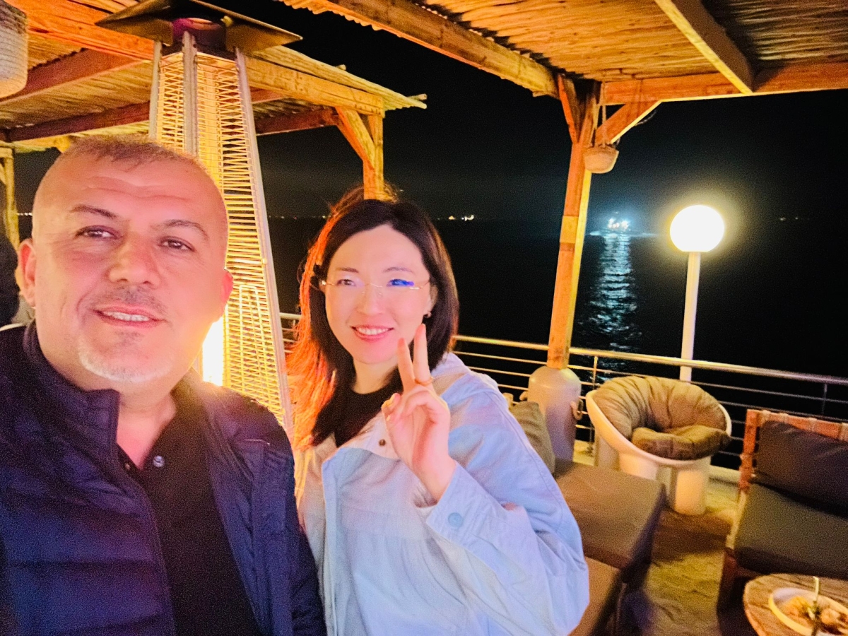 Güney Afrika’nın kalbi Cape Town’da düzenlenen Hytera Global Partner Summit 2025, telsiz dünyasının geleceğini belirledi. Zirveye damga vuran isim ise Türkiye’den Mustafa Yüksel oldu. PoC Türkiye ekibiyle