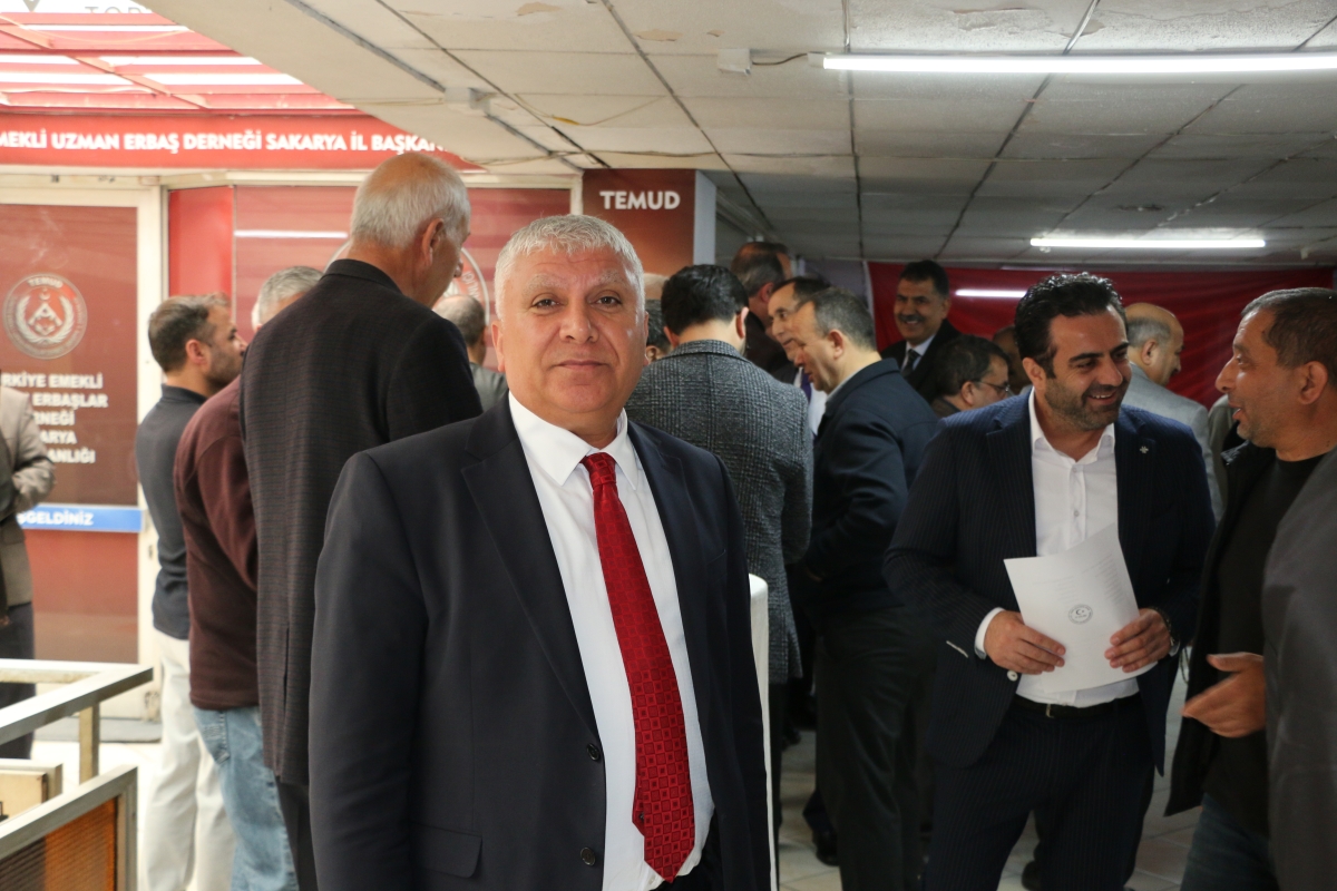 Sakarya Kars Ardahan Iğdır Yardımlaşma ve Kültür Derneği’nde (KAİDER) düzenlenen genel kurulda Asker Bututaki, oyların tamamını alarak başkanlığa seçildi.