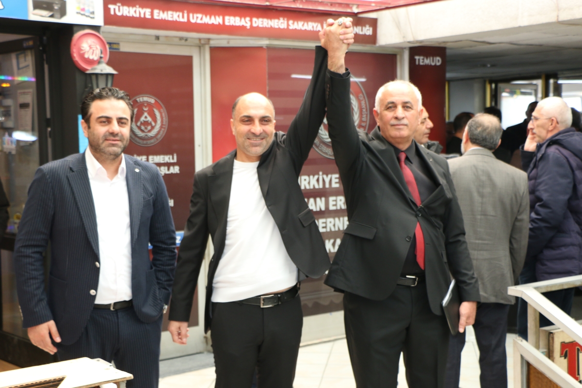 Sakarya Kars Ardahan Iğdır Yardımlaşma ve Kültür Derneği’nde (KAİDER) düzenlenen genel kurulda Asker Bututaki, oyların tamamını alarak başkanlığa seçildi.