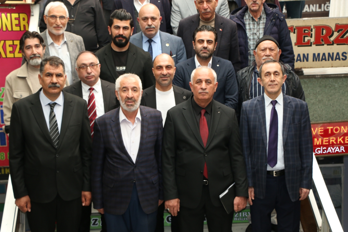 Sakarya Kars Ardahan Iğdır Yardımlaşma ve Kültür Derneği’nde (KAİDER) düzenlenen genel kurulda Asker Bututaki, oyların tamamını alarak başkanlığa seçildi.