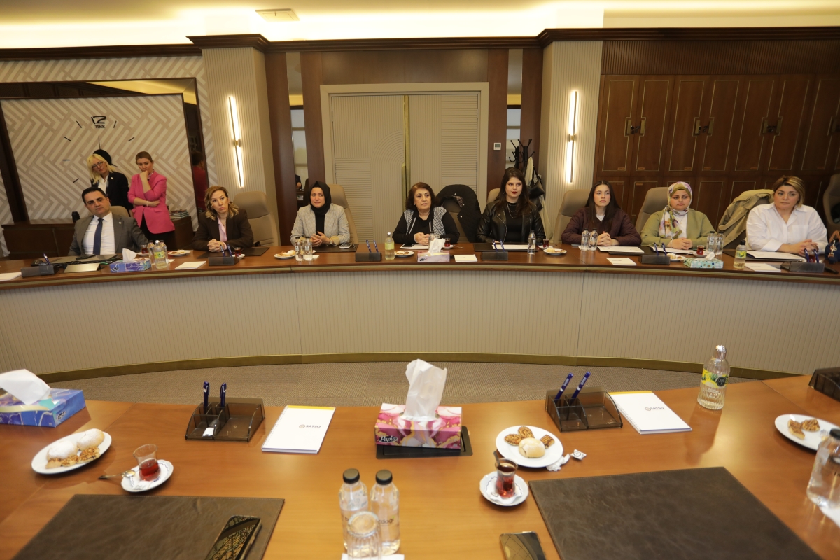 Sakarya’da nitelikli kadın istihdamını artırmayı hedefleyen dev projede eğitim süreci tamamlandı. TOBB Sakarya İl Kadın Girişimciler Kurulu ve SATSO iş birliğiyle hayata geçirilen