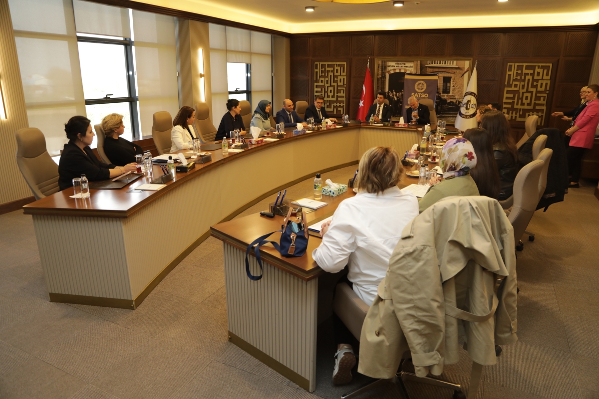 Sakarya’da nitelikli kadın istihdamını artırmayı hedefleyen dev projede eğitim süreci tamamlandı. TOBB Sakarya İl Kadın Girişimciler Kurulu ve SATSO iş birliğiyle hayata geçirilen