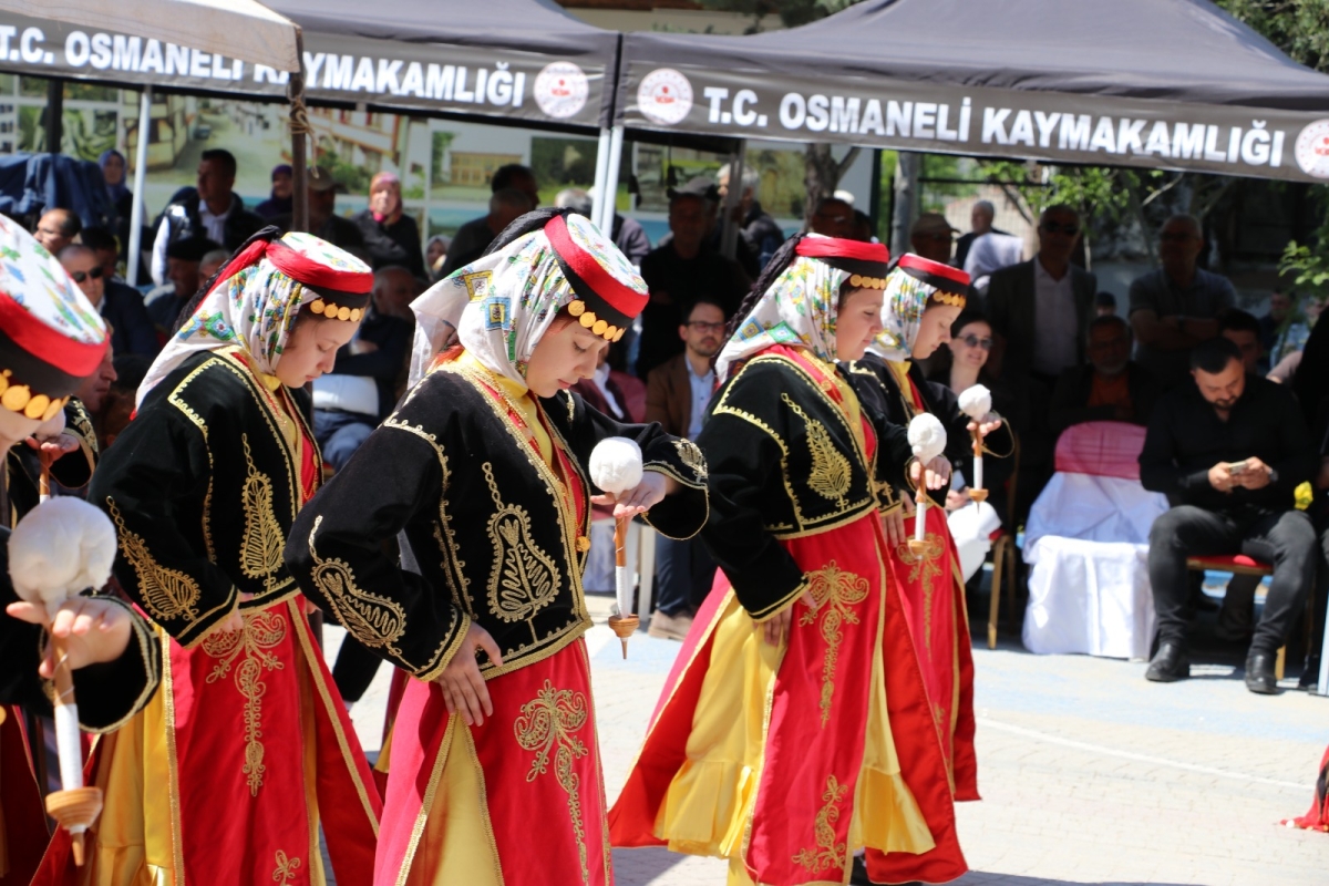 Osmaneli’nin ilçe oluşunun 100. yıl dönümü, modern şehircilik anlayışının bir simgesi olan Yeni Belediye Hizmet Binası’nın görkemli açılış töreniyle taçlandı. GÜNÜN ÖNE ÇIKAN FOTOĞRAF KARELERİ
