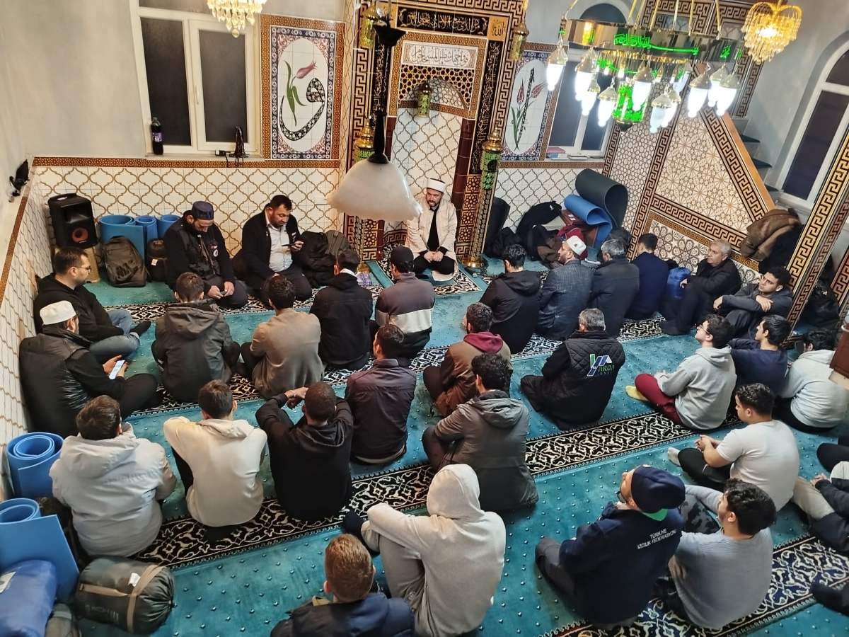 Sakarya’da Geleceğin Hekimleri Akgöl’de Maneviyat ve Doğayla Buluştu: Muhteşem Gençlik Kampı
