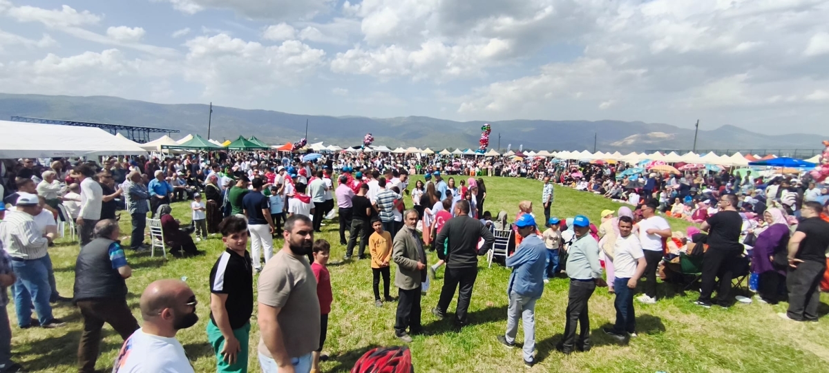 GEYVE’DE PEDALLAR GELENEK İÇİN DÖNDÜ: BAYAT MAHALLESİ’NDE HIDRELLEZ COŞKUSU!