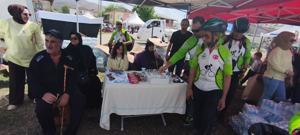 GEYVE’DE PEDALLAR GELENEK İÇİN DÖNDÜ: BAYAT MAHALLESİ’NDE HIDRELLEZ COŞKUSU!